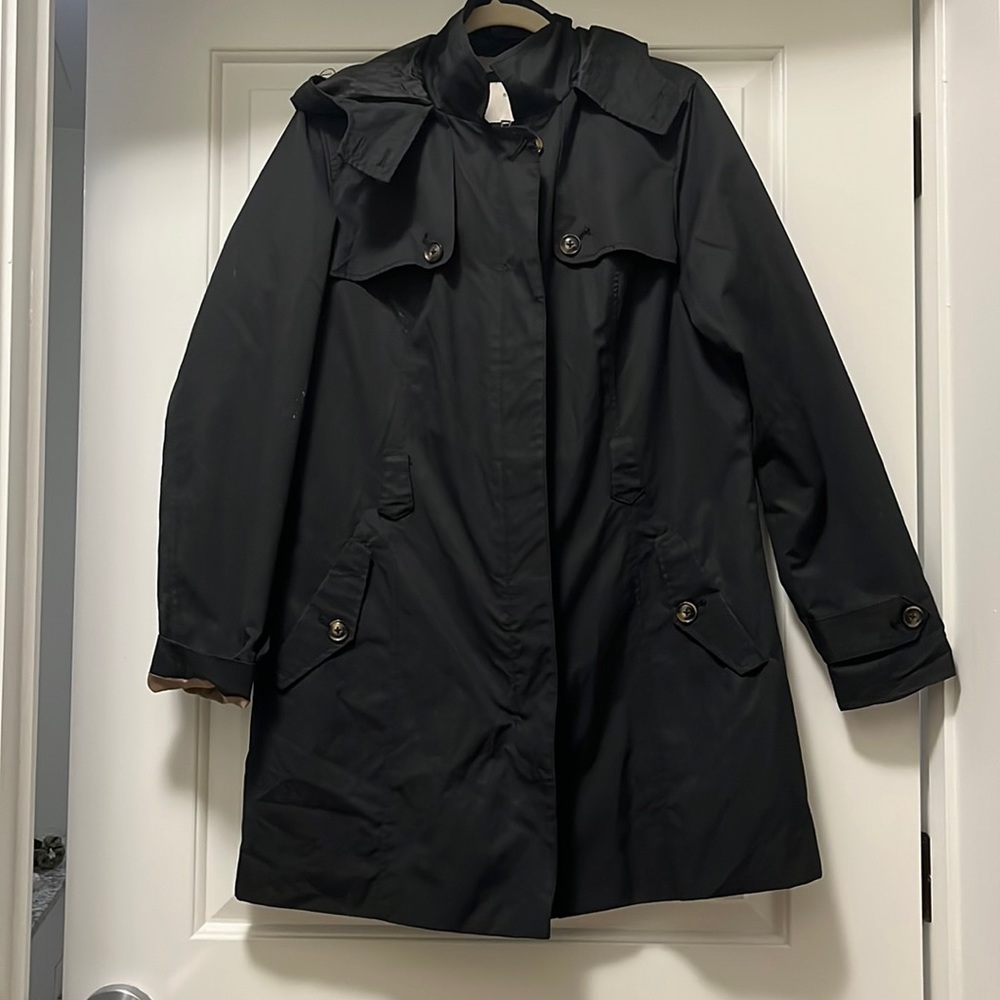 Womens jacket with brown button detailing. Size Large.